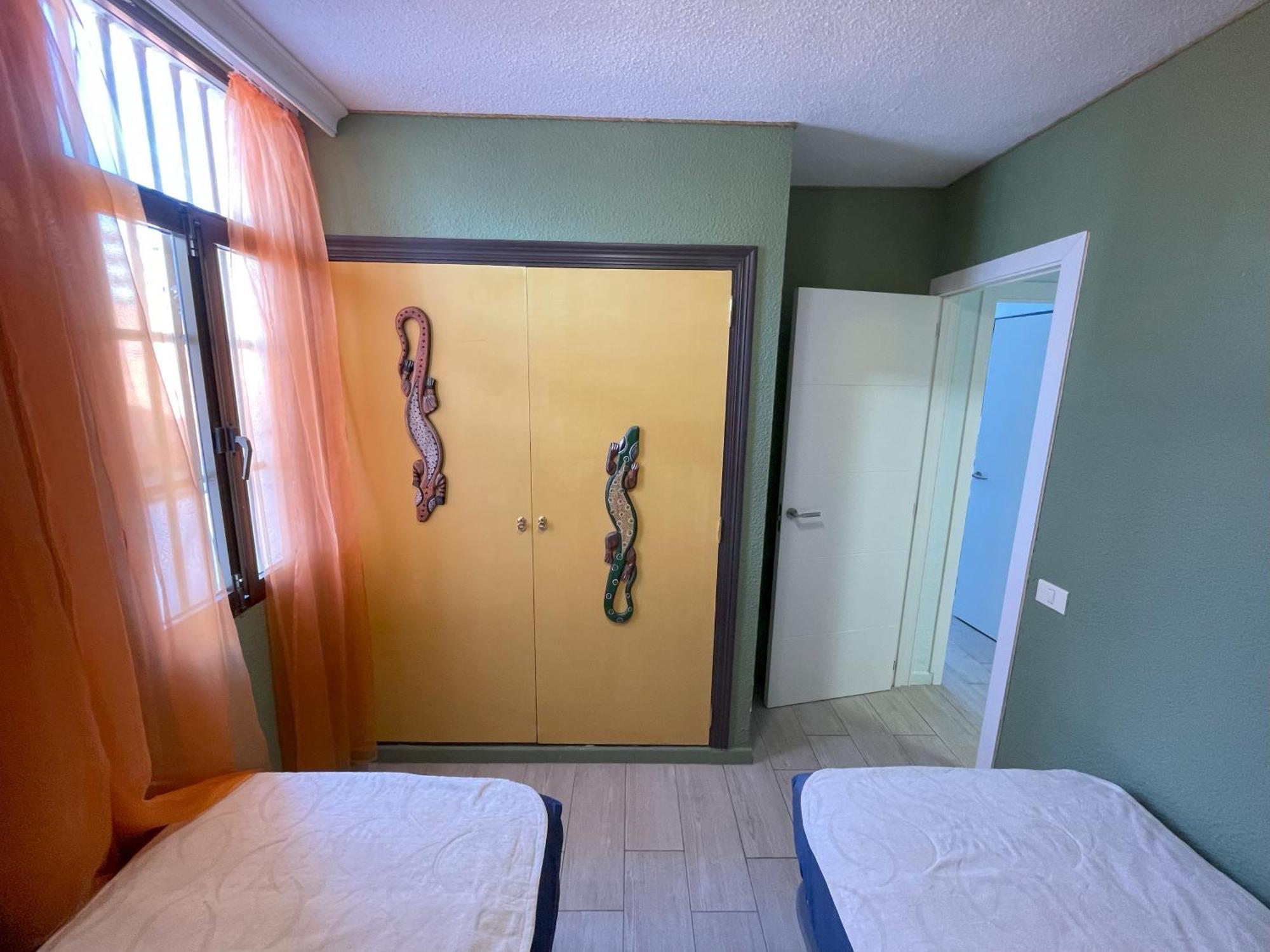 Fine Art Jeans Apartment Арона Экстерьер фото